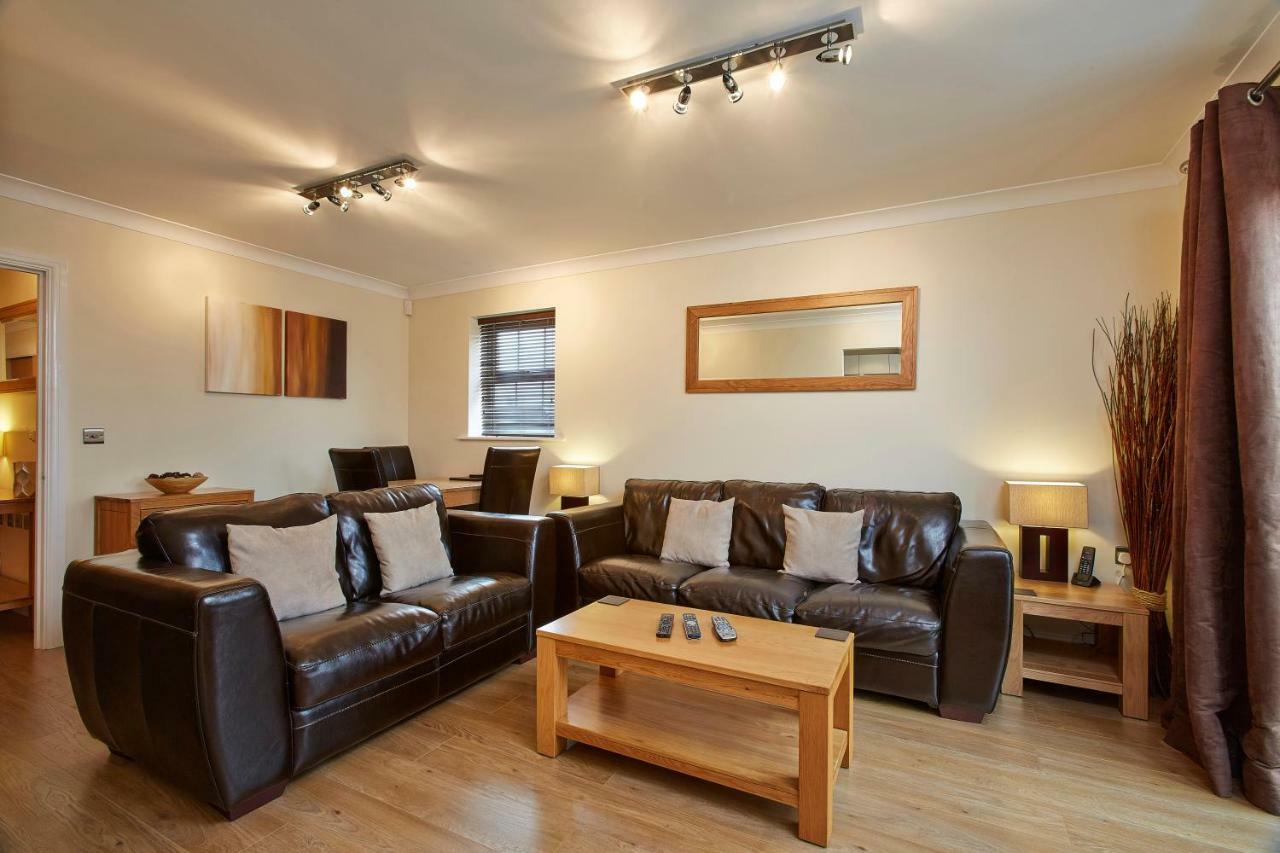 2 Bed 2 Bath At Jago Crt In Newbury - Free Allocated Parking Eksteriør bilde